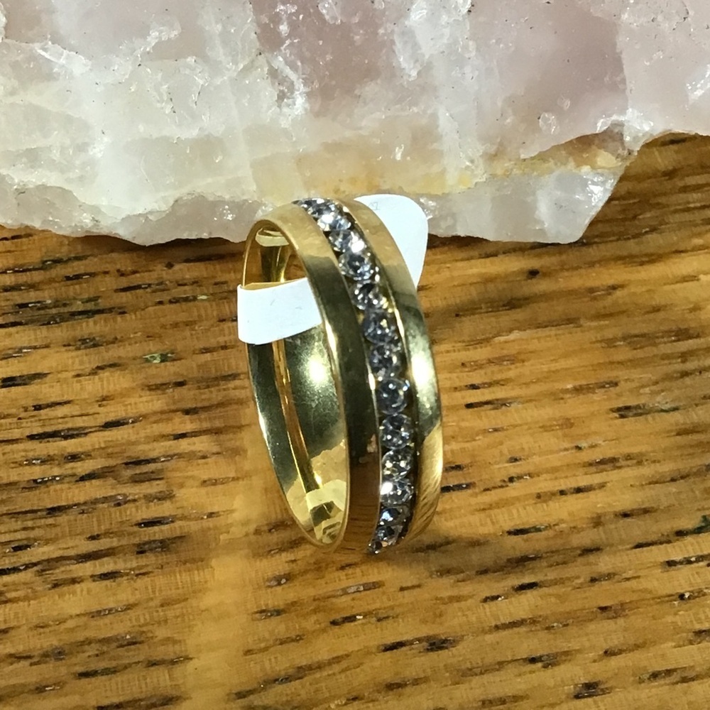 Gold Filled Cubic Zirconia Band Ring - Picture 3 of 5